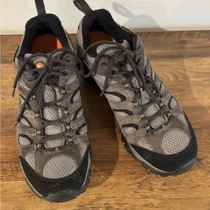 Men's Black and Gray Athletic Shoes